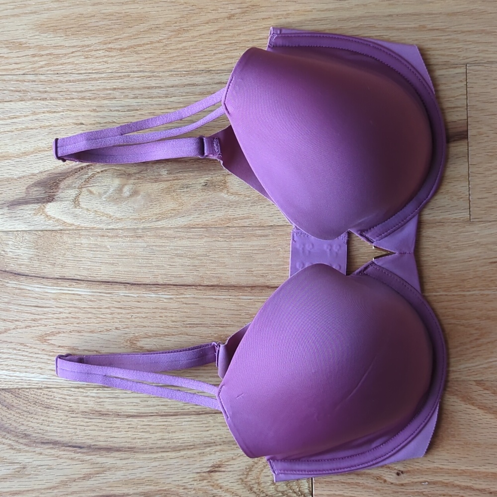 Victoria's Secret. Lined Demi Stappy Bra. Lilac. Size 32DD.